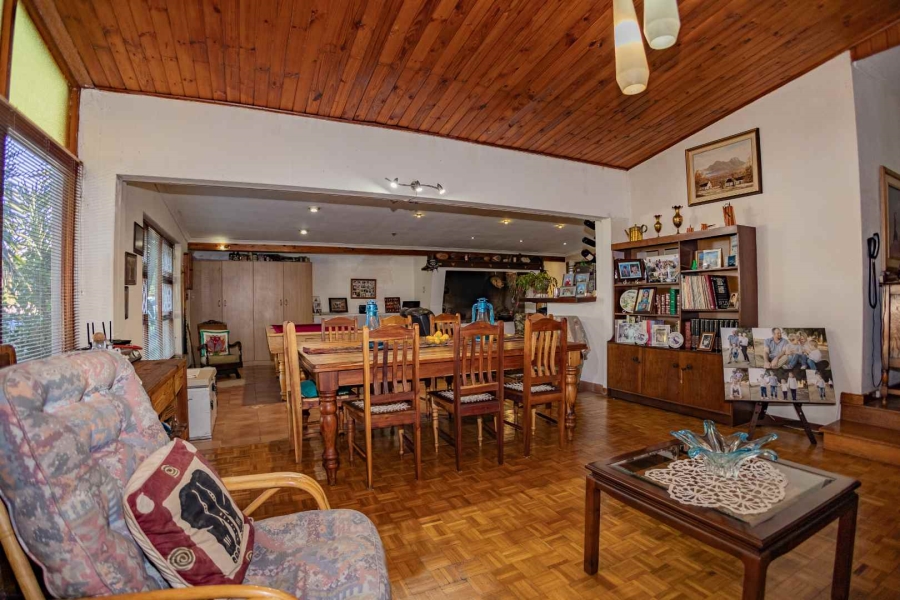 4 Bedroom Property for Sale in Oostersee Western Cape